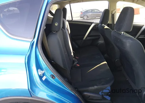 2017 Toyota Rav4 Le z USA, uszkodzony, nr VIN JTMZFREV8HJ131262